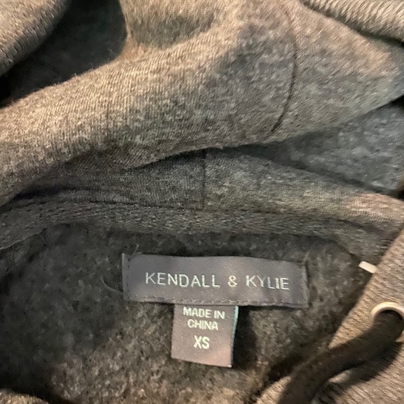 Woman's sweater - Picture 1 of 2